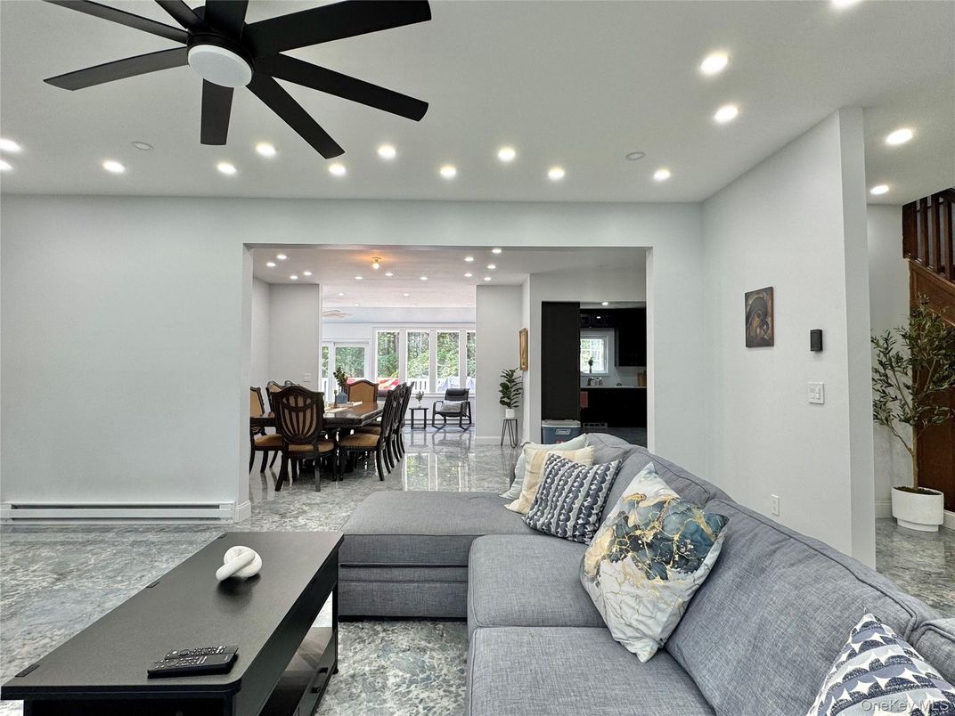 Dining room, Interior, Living room, Recessed Lighting