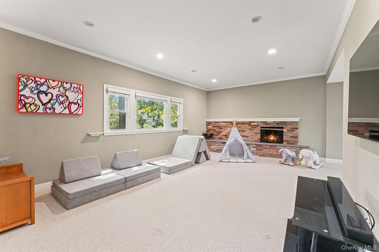 Fireplace, Interior, Recessed Lighting