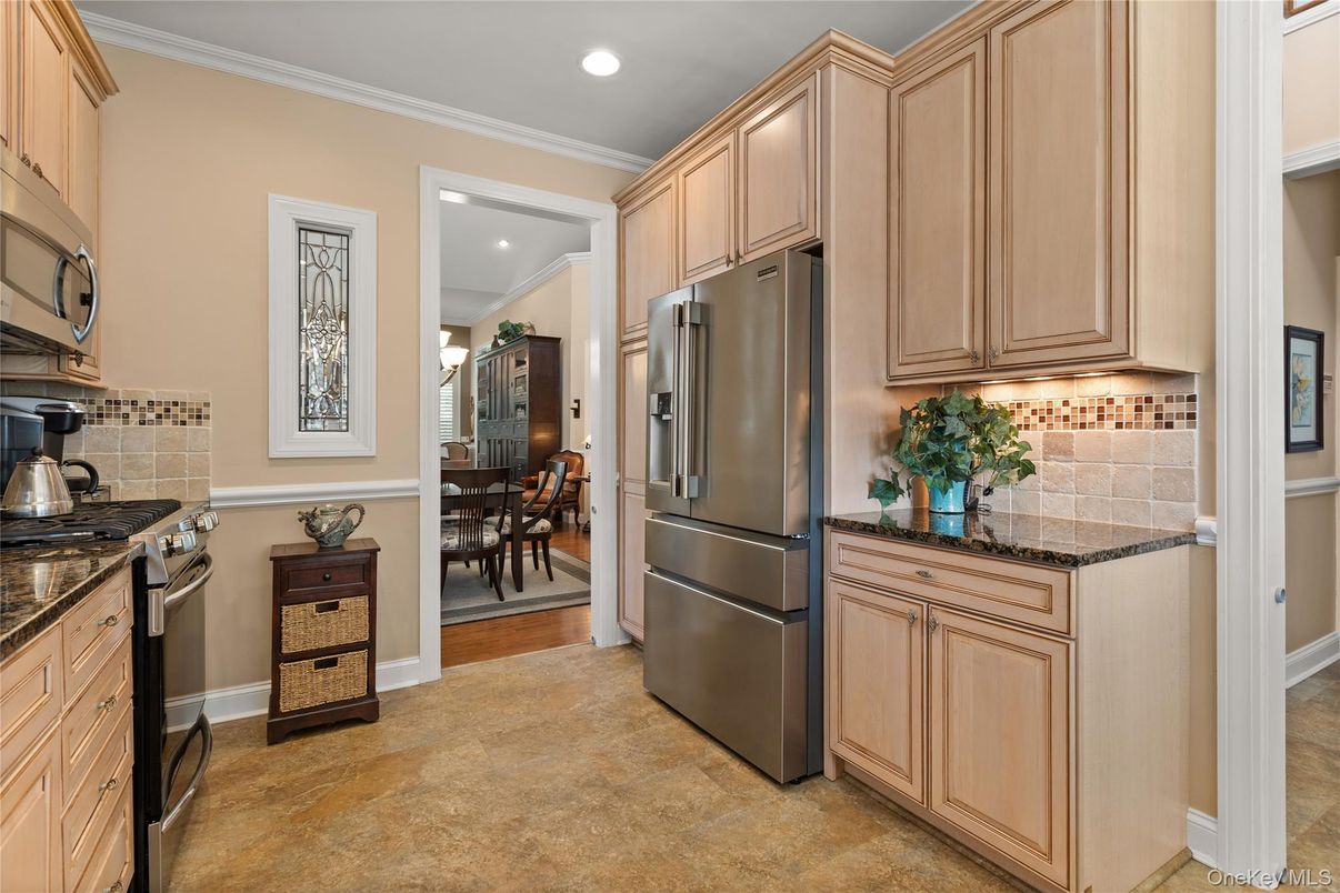 Dining room, Interior, Kitchen, Recessed Lighting, Wood Texture Flooring