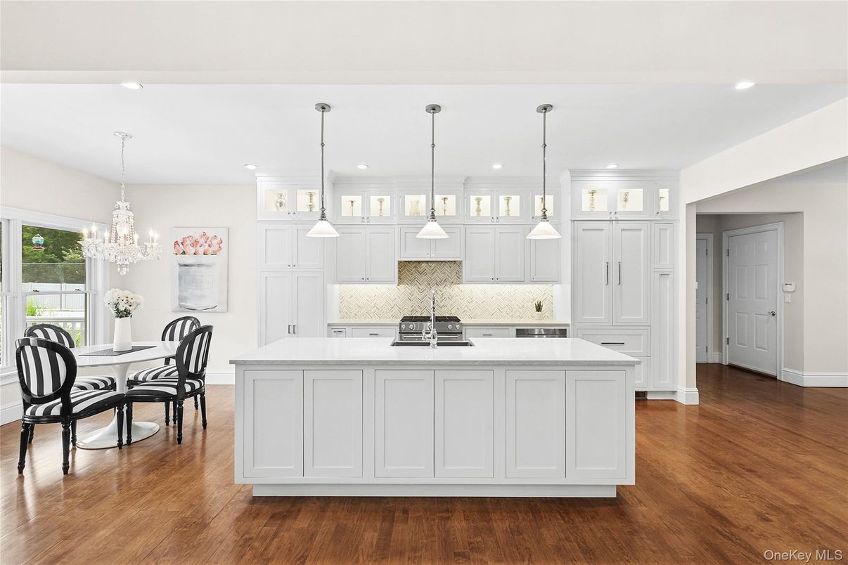 Chandelier, Dining room, Interior, Kitchen, Pendant Lights, Recessed Lighting, Wood Texture Flooring
