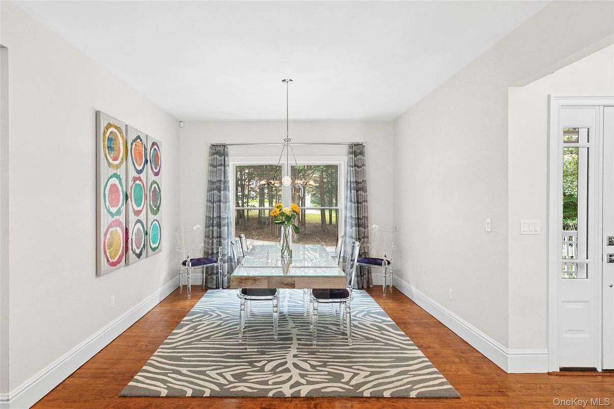 Interior, Pendant Lights, Wood Texture Flooring
