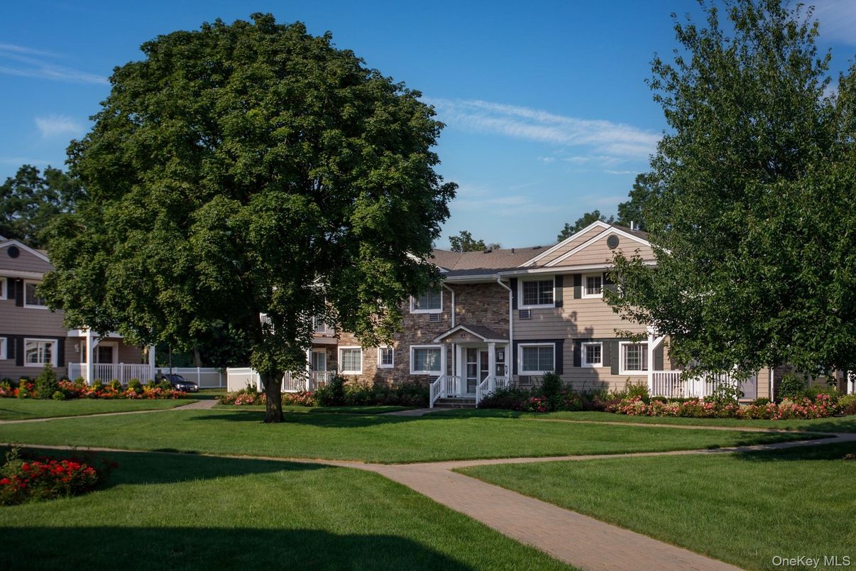 Backyard, Exterior, Facade, Queen Anne Victorian