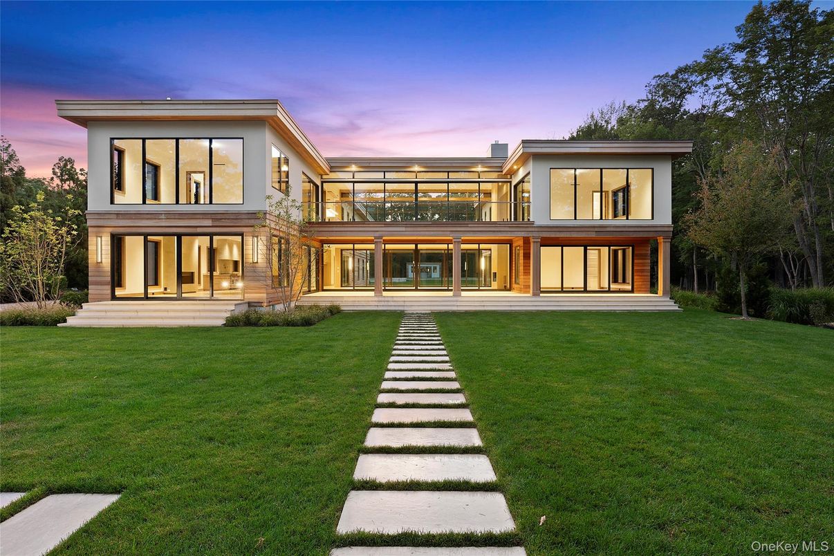 Backyard, Exterior, Facade, Modern