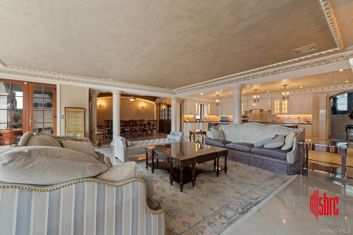 Dining room, Interior, Living room, Pendant Lights, Recessed Lighting