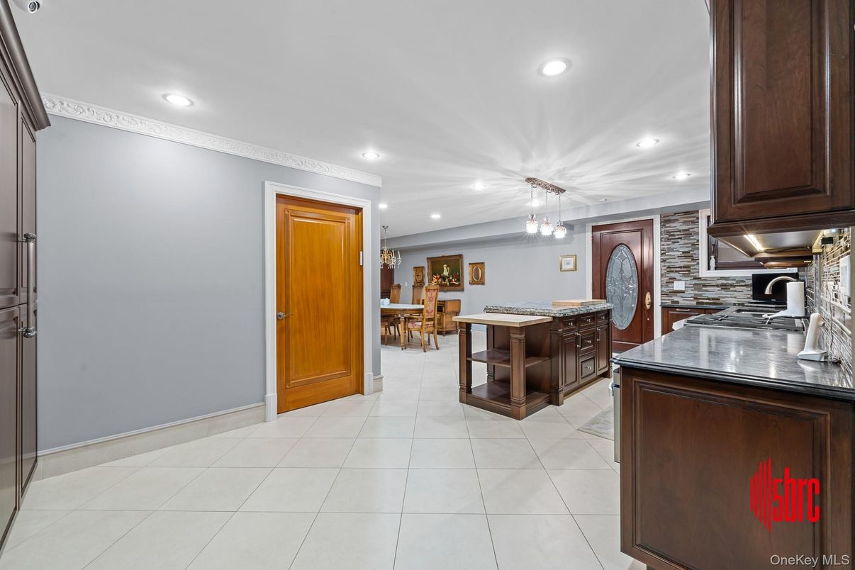 Dining room, Interior, Kitchen, Pendant Lights, Recessed Lighting