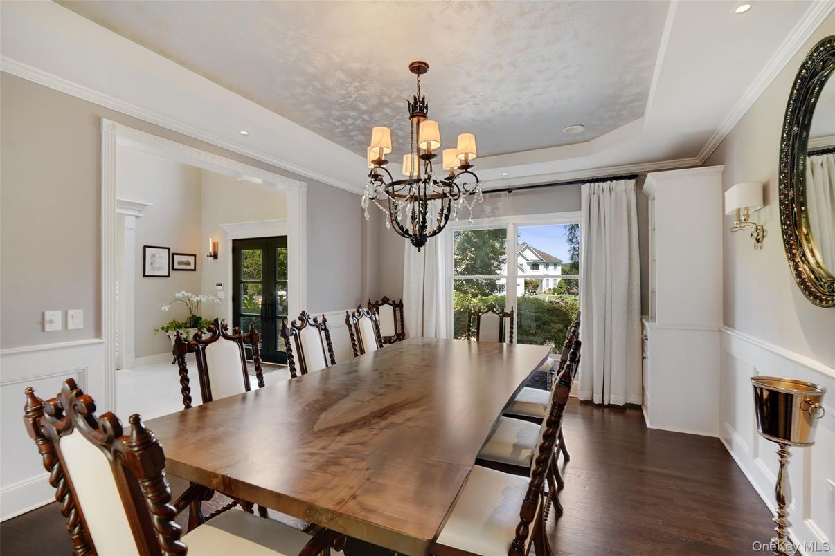 Chandelier, Dining room, Interior, Recessed Lighting, Wood Texture Flooring
