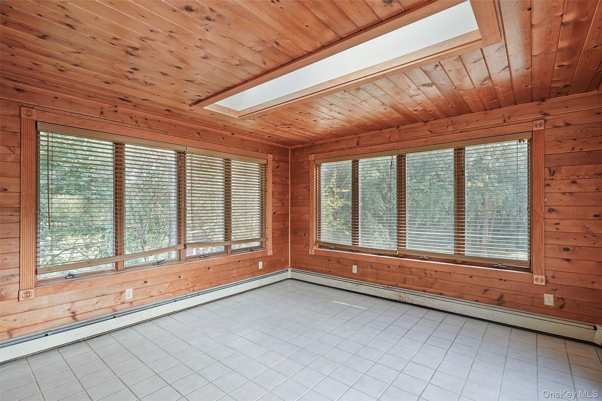 Empty room, Interior, Wooden Ceilings, Wooden Walls