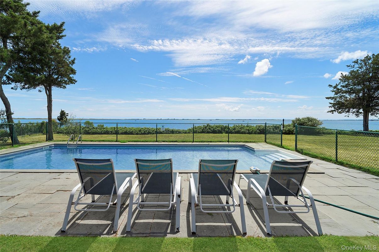 Exterior, Pool, Water