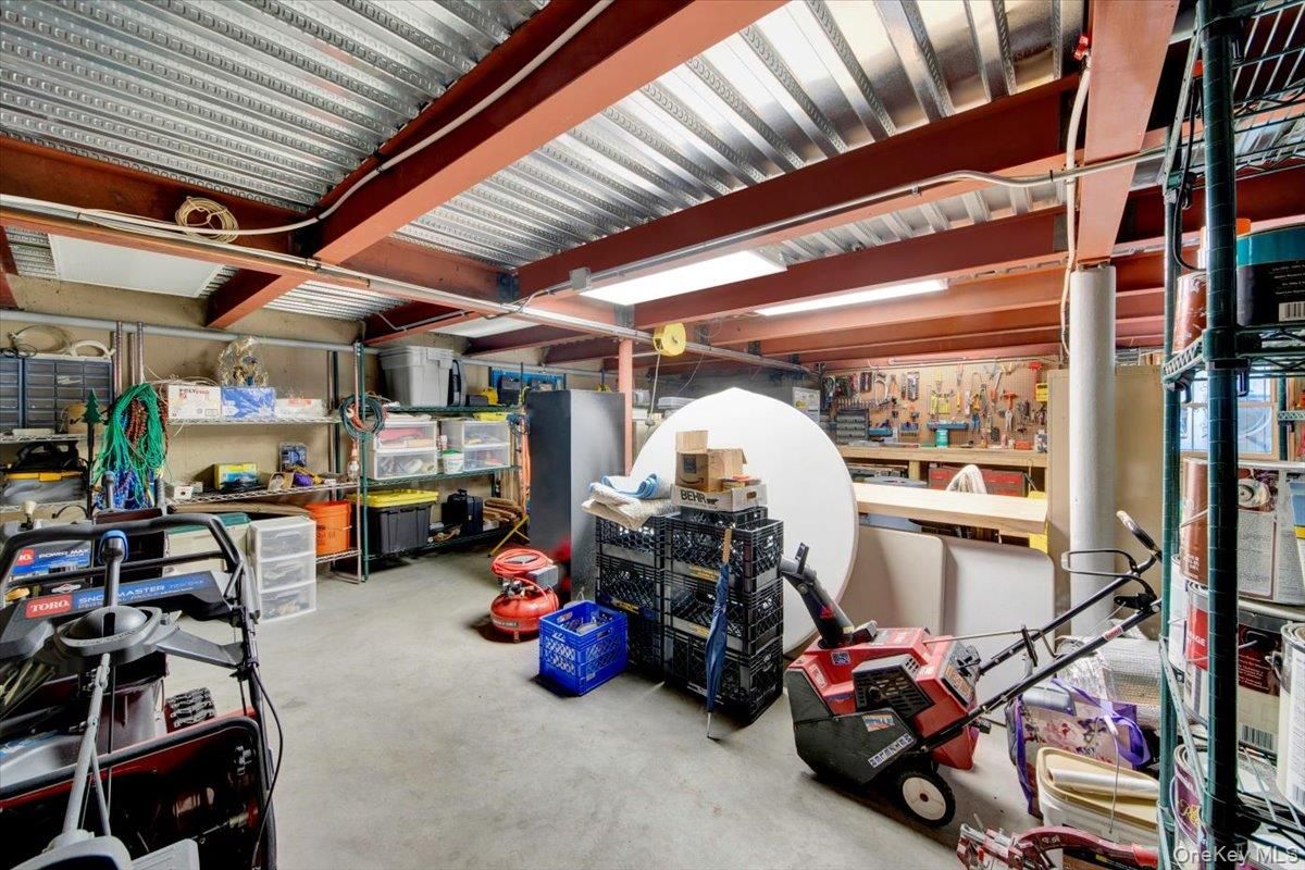 Garage, Interior