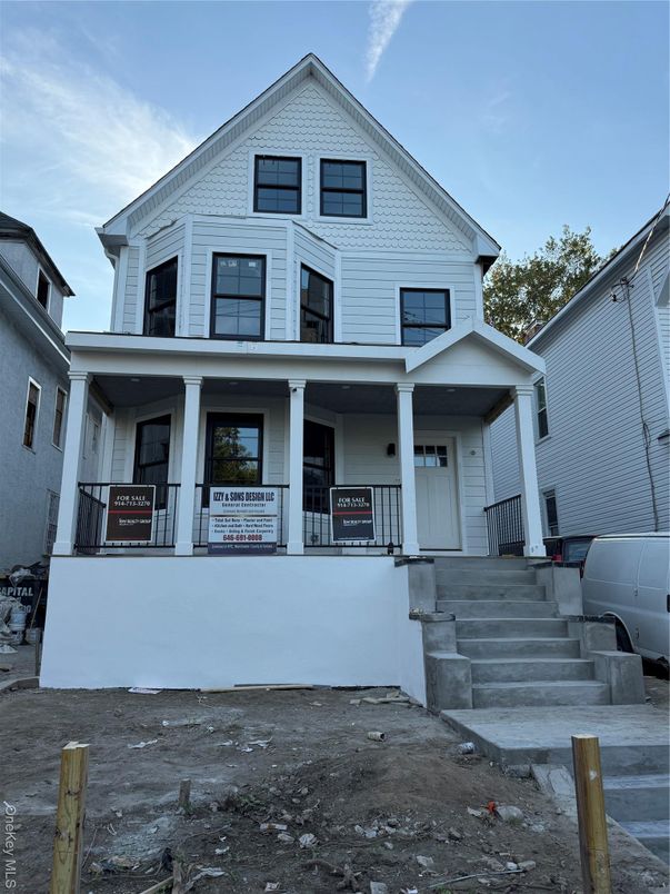 Exterior, Facade, American Craftsman