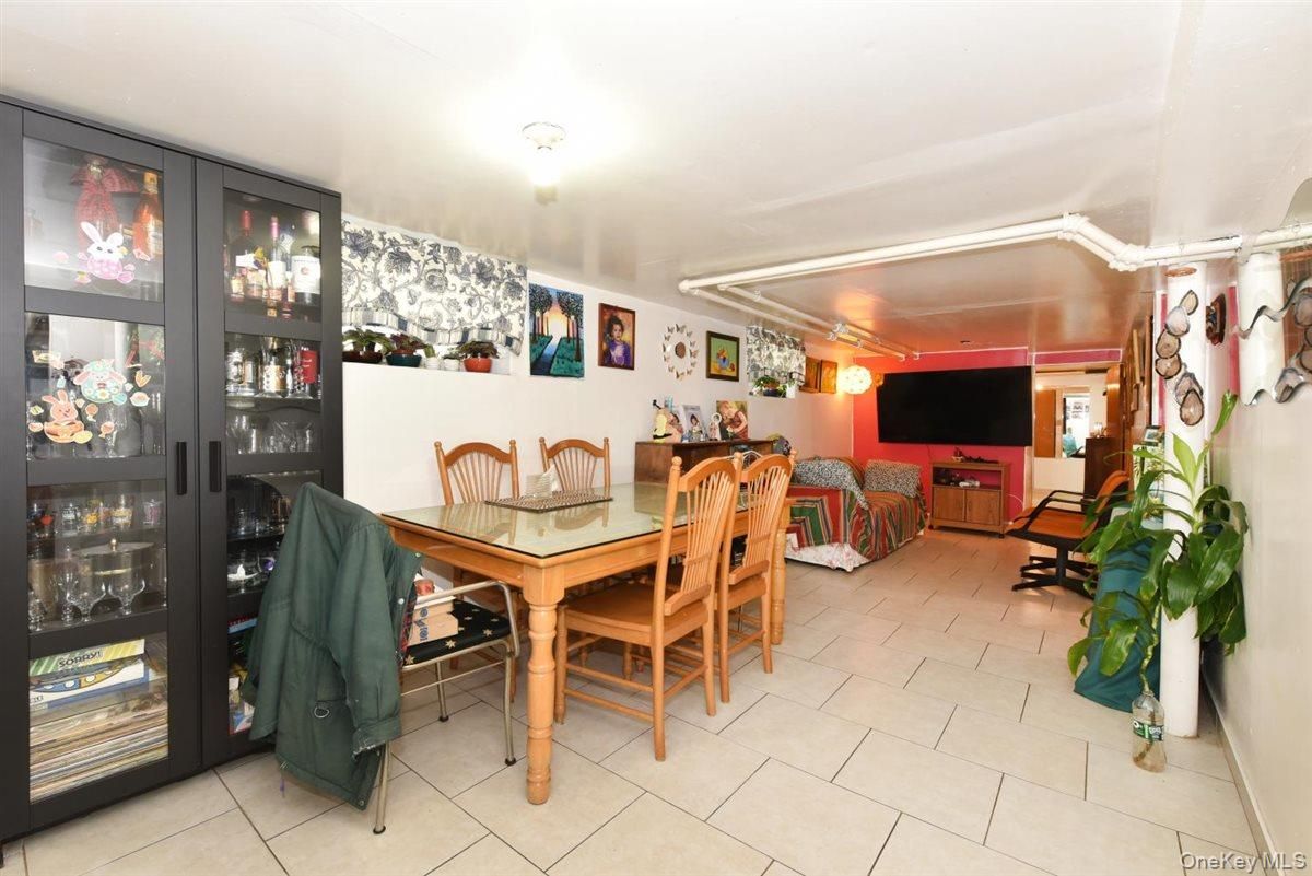 Dining room, Interior