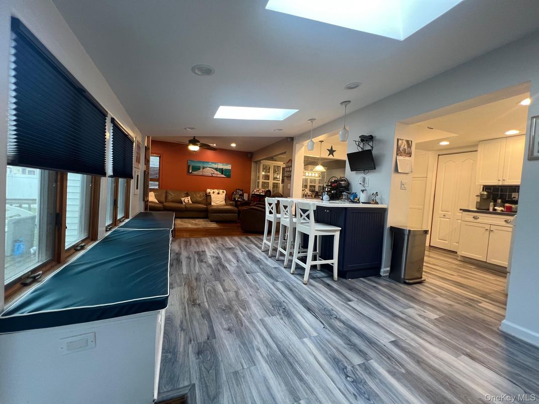 Interior, Kitchen, Living room, Pendant Lights, Recessed Lighting, Wood Texture Flooring
