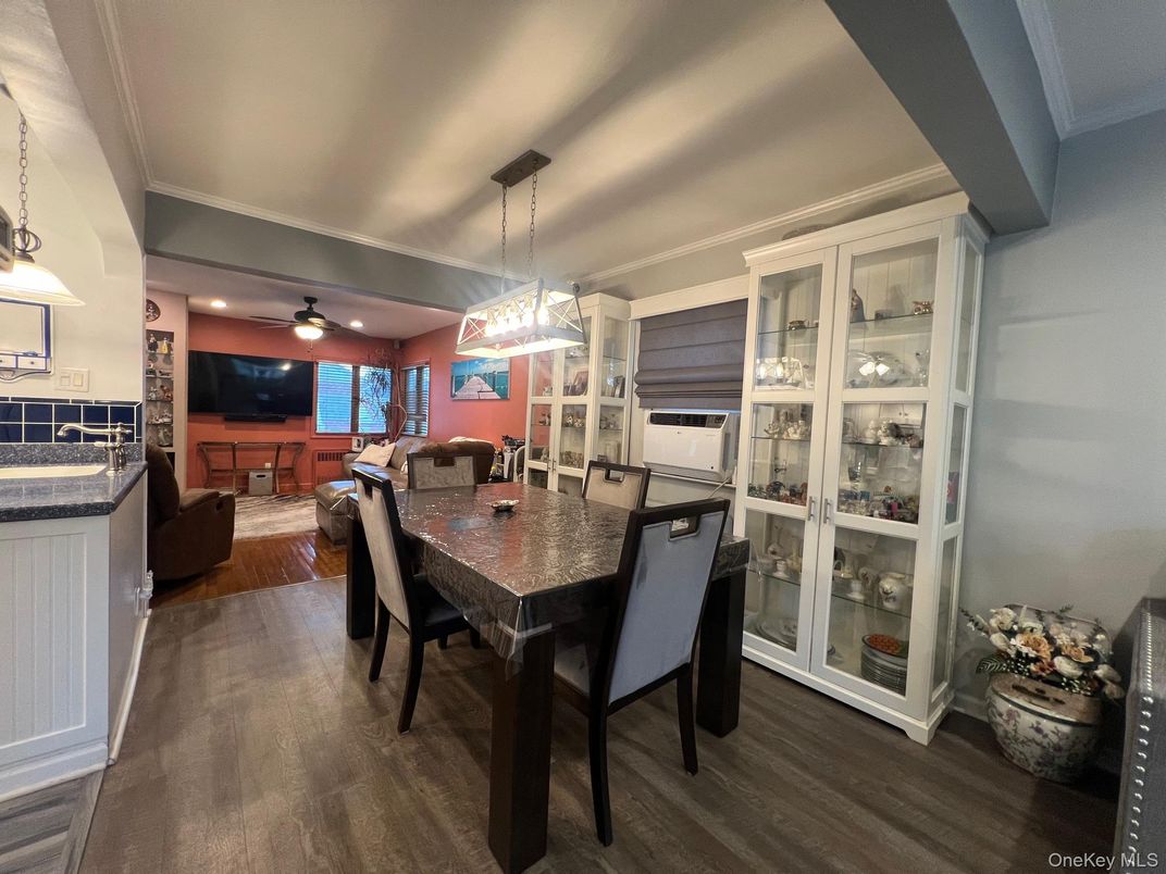 Dining room, Interior, Living room, Pendant Lights, Recessed Lighting, Wood Texture Flooring
