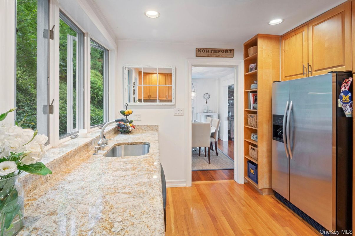 Dining room, Interior, Kitchen, Recessed Lighting, Wood Texture Flooring