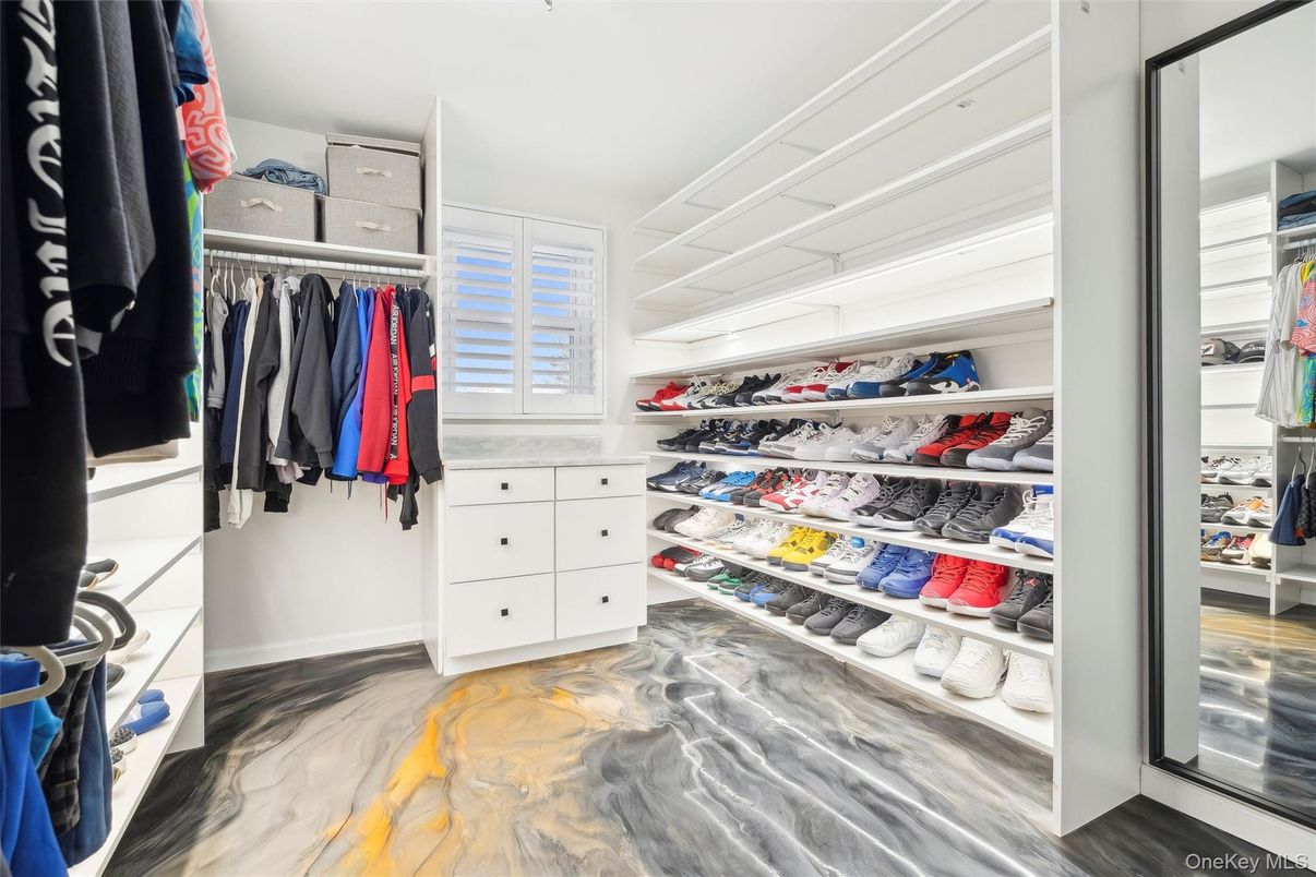 Interior, Marble, Walk-in Closets