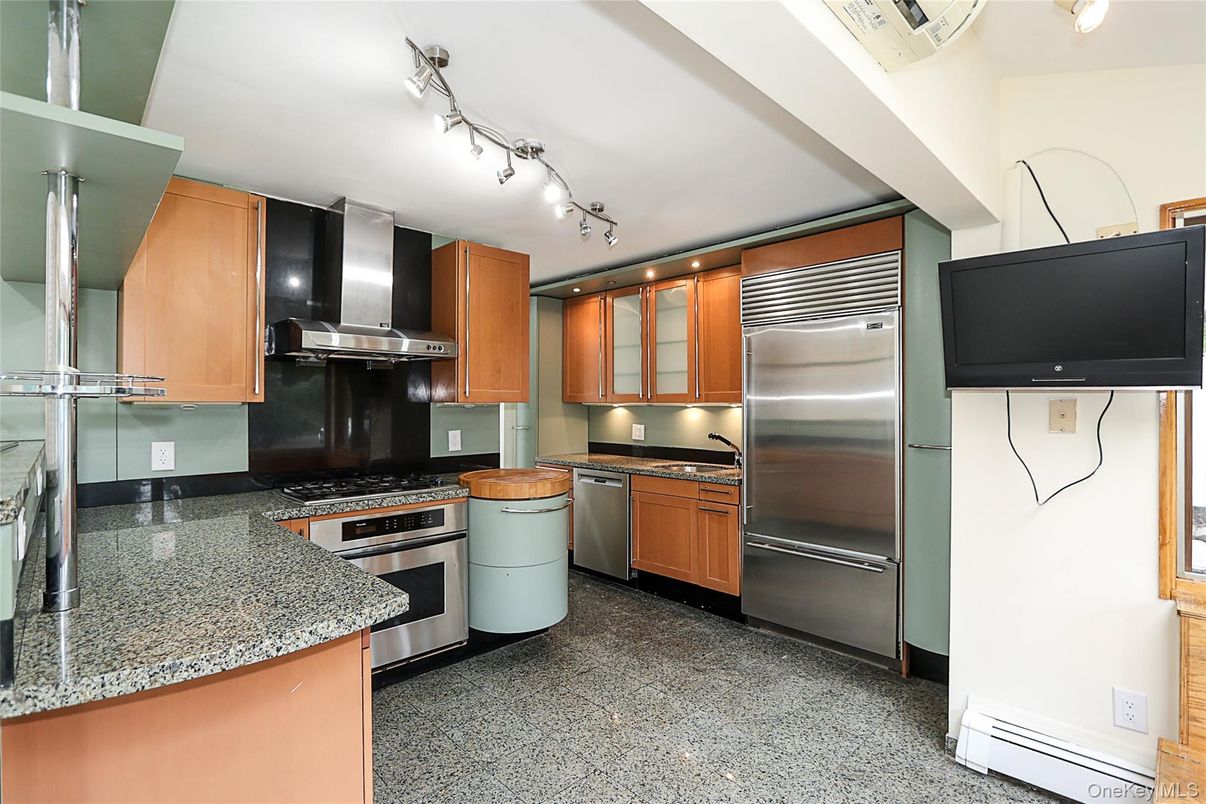 Interior, Kitchen, Stainless Steel Appliances