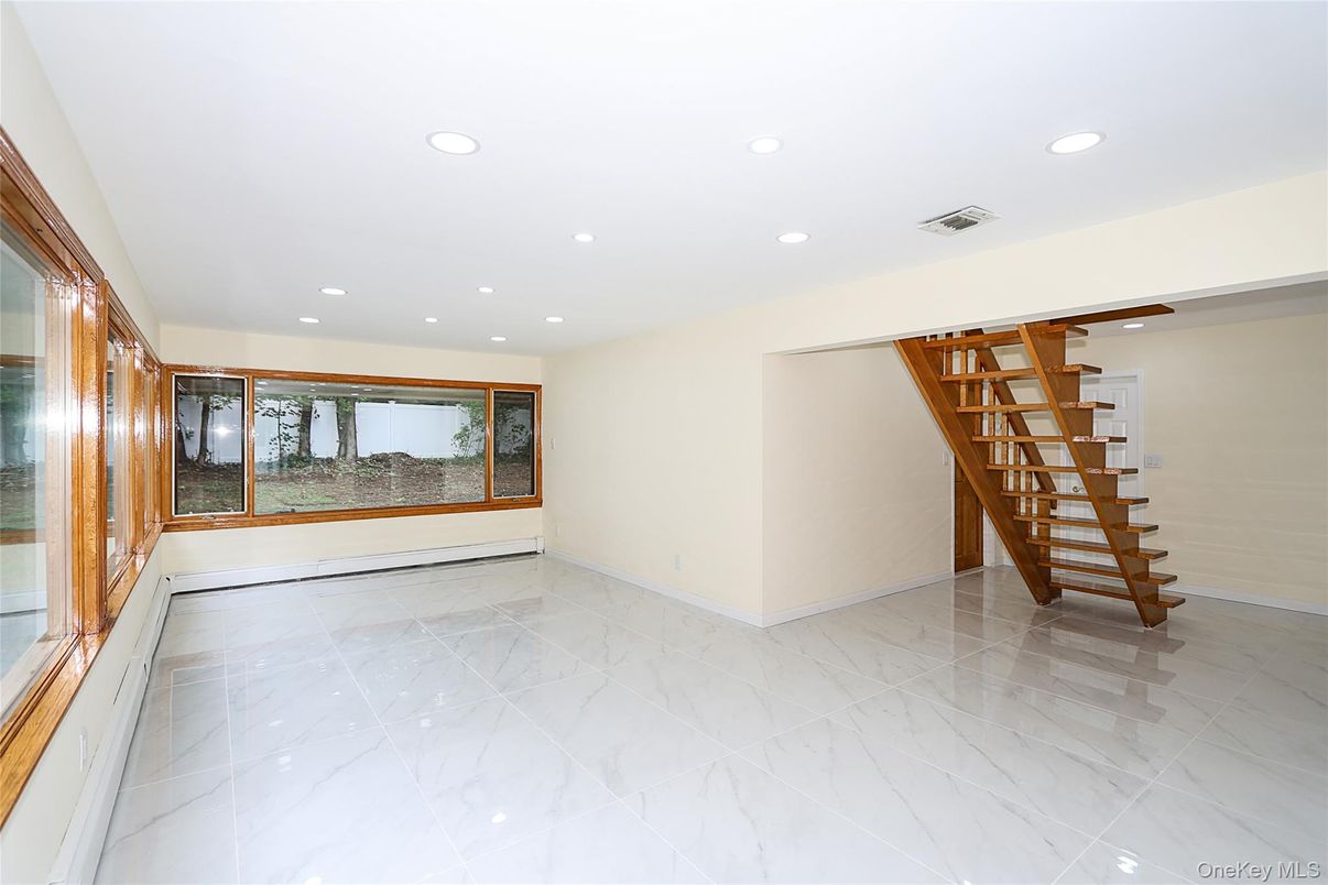 Empty room, Interior, Marble, Recessed Lighting