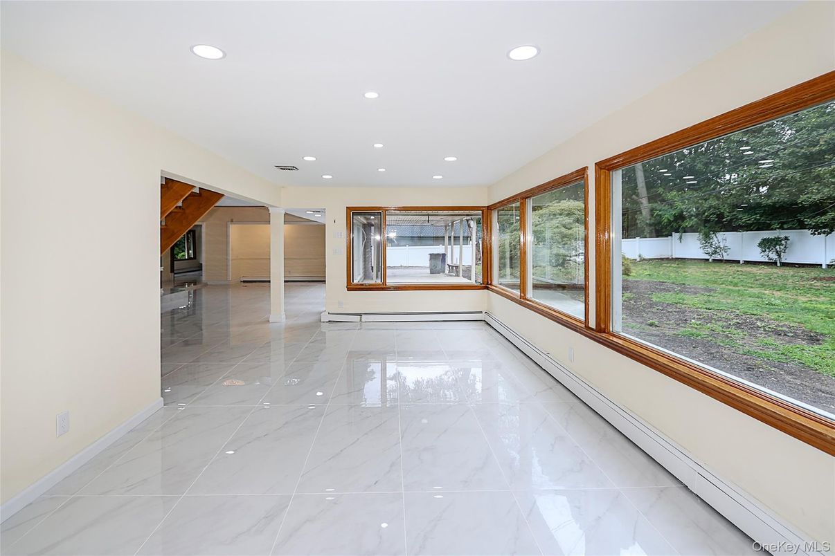 Empty room, Interior, Marble, Recessed Lighting
