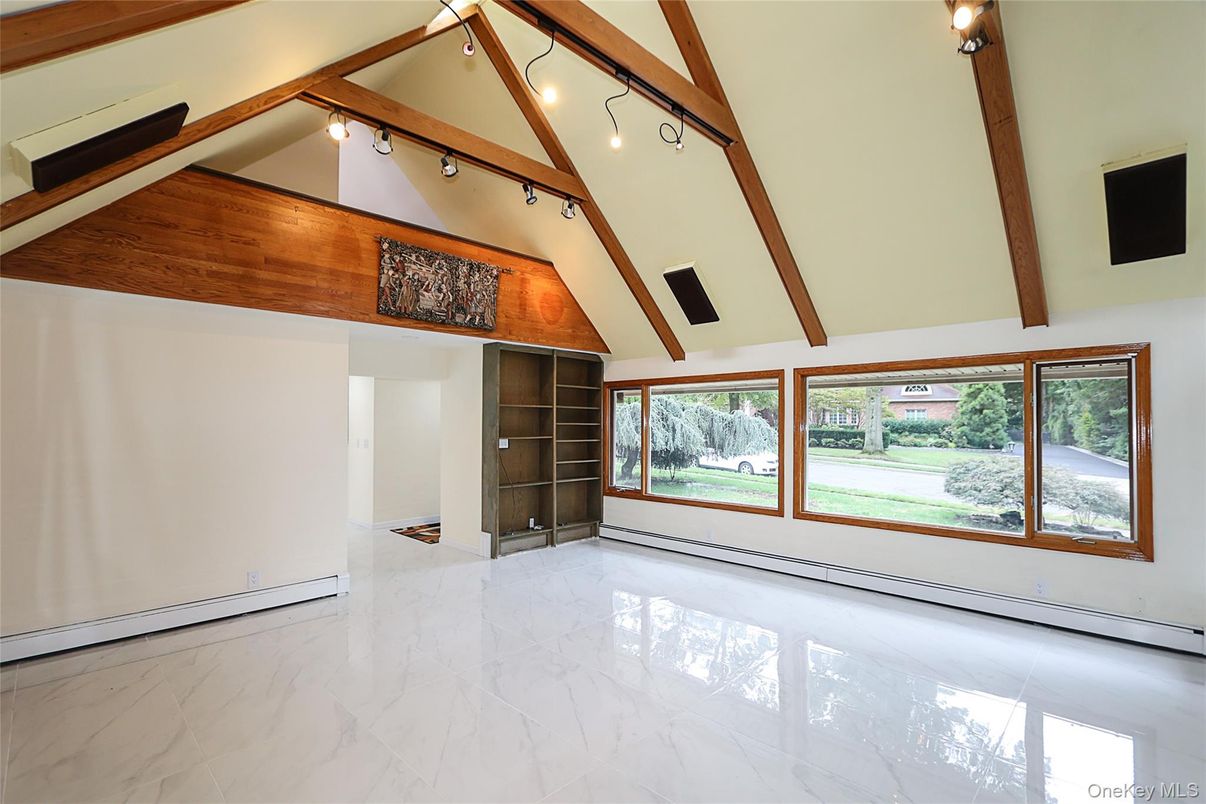 Empty room, Interior, Marble, Wooden Beams