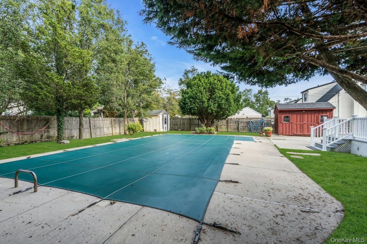 Exterior, Tennis Courts