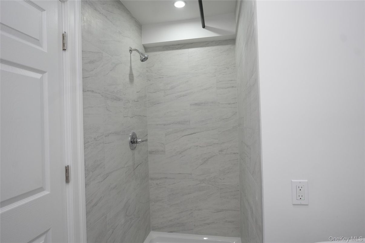 Bathroom, Interior, Marble Walls, Recessed Lighting