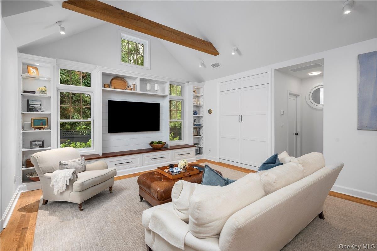 Interior, Living room, Recessed Lighting, Wooden Beams, Wood Texture Flooring