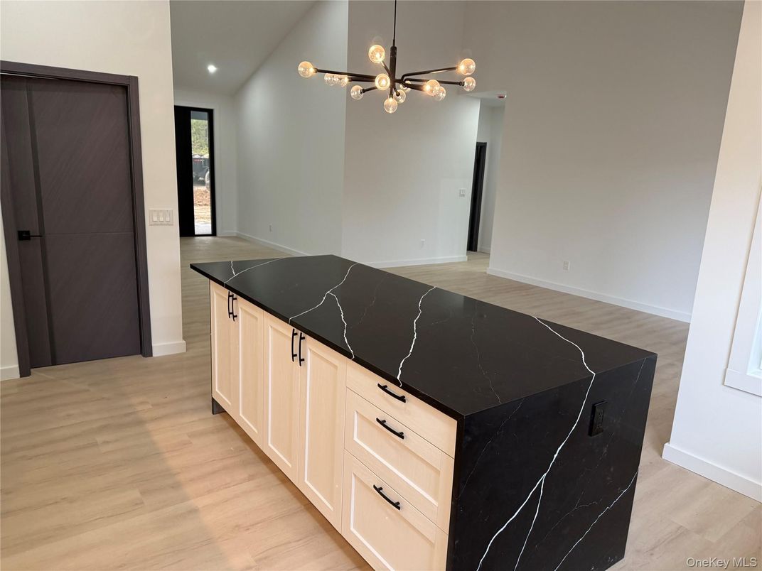 Interior, Pendant Lights, Recessed Lighting, Wood Texture Flooring