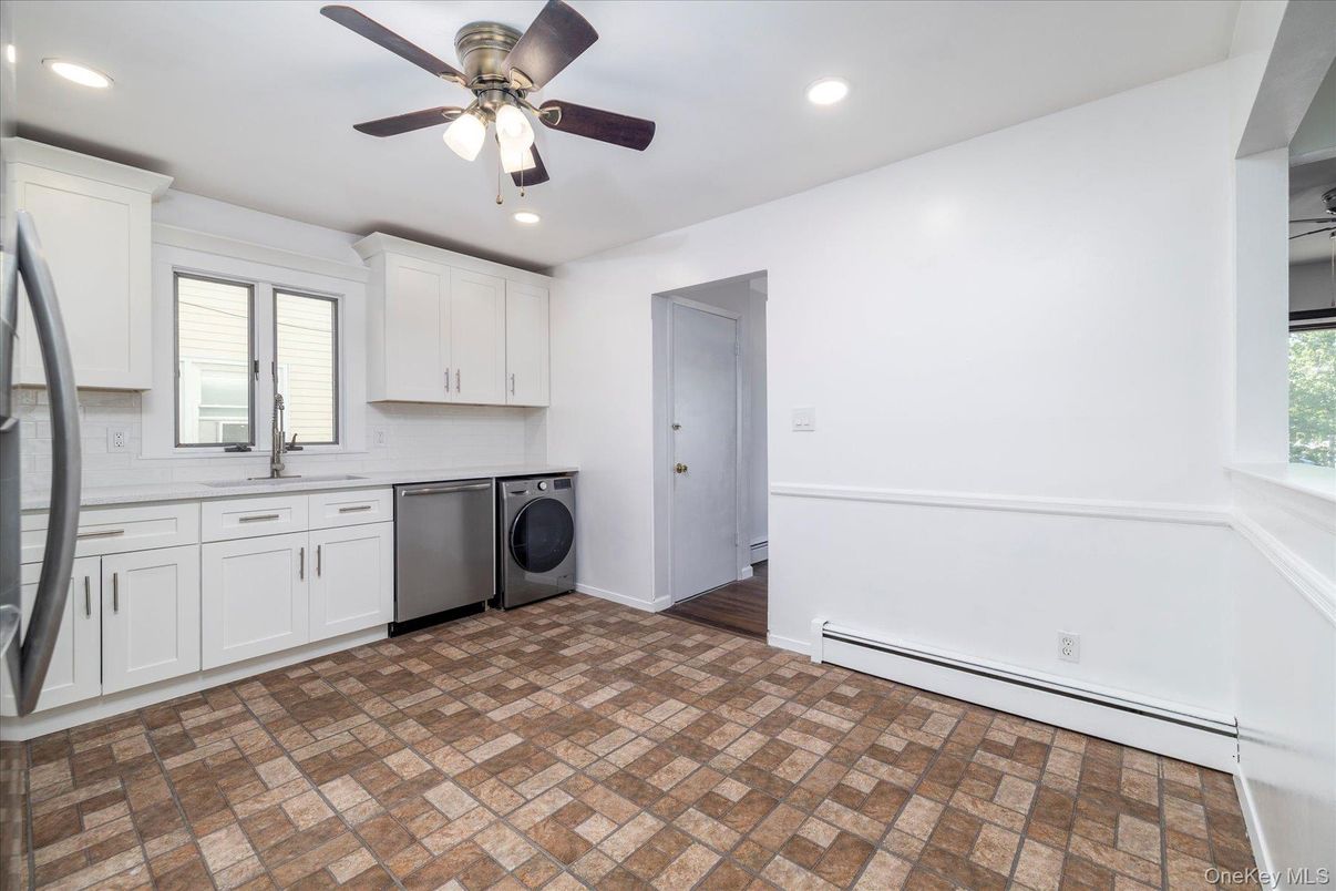 Interior, Kitchen, Recessed Lighting, Washer