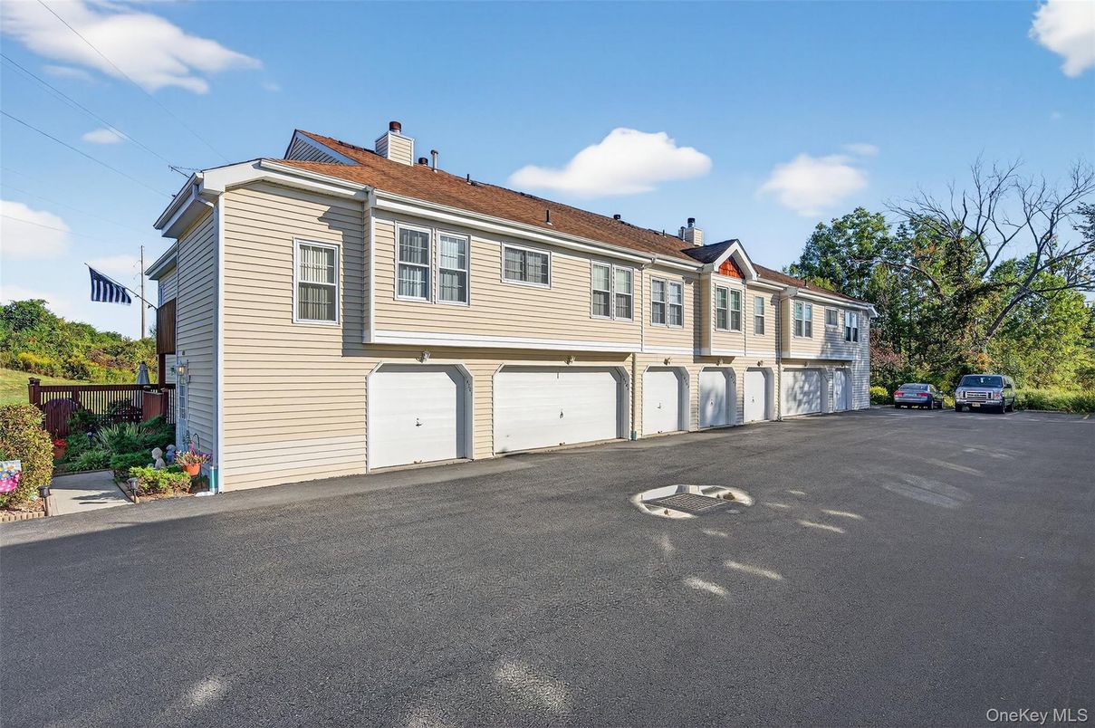 Attached, Exterior, Facade, Raised Ranch