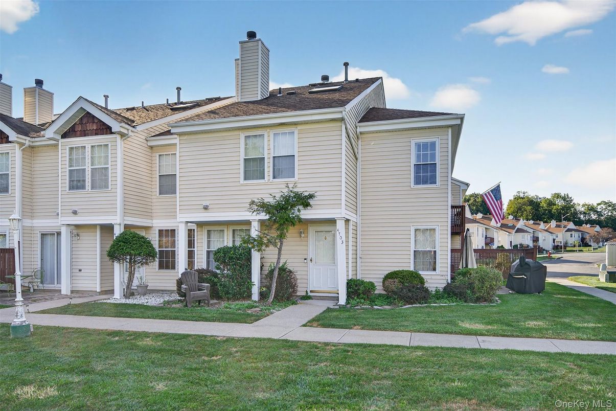 Attached, Exterior, Facade, Georgian