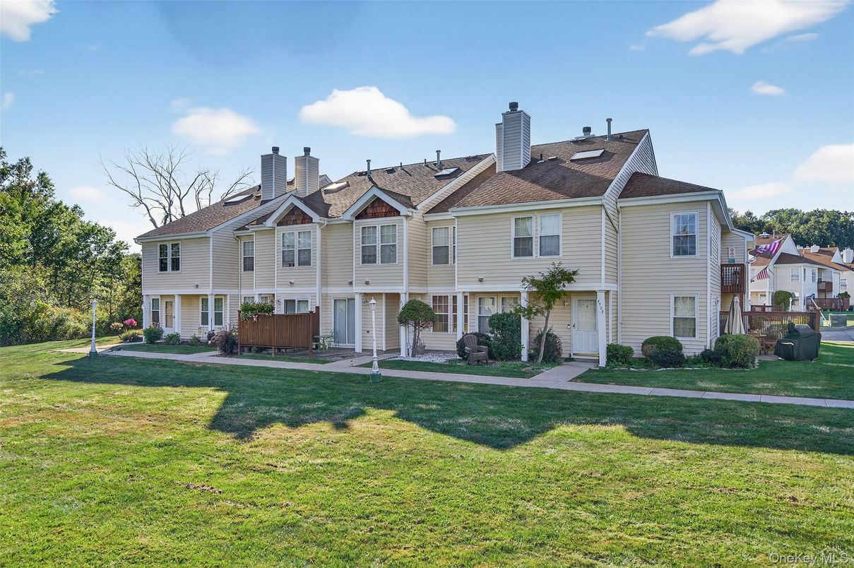 Backyard, Exterior, Facade, Queen Anne Victorian