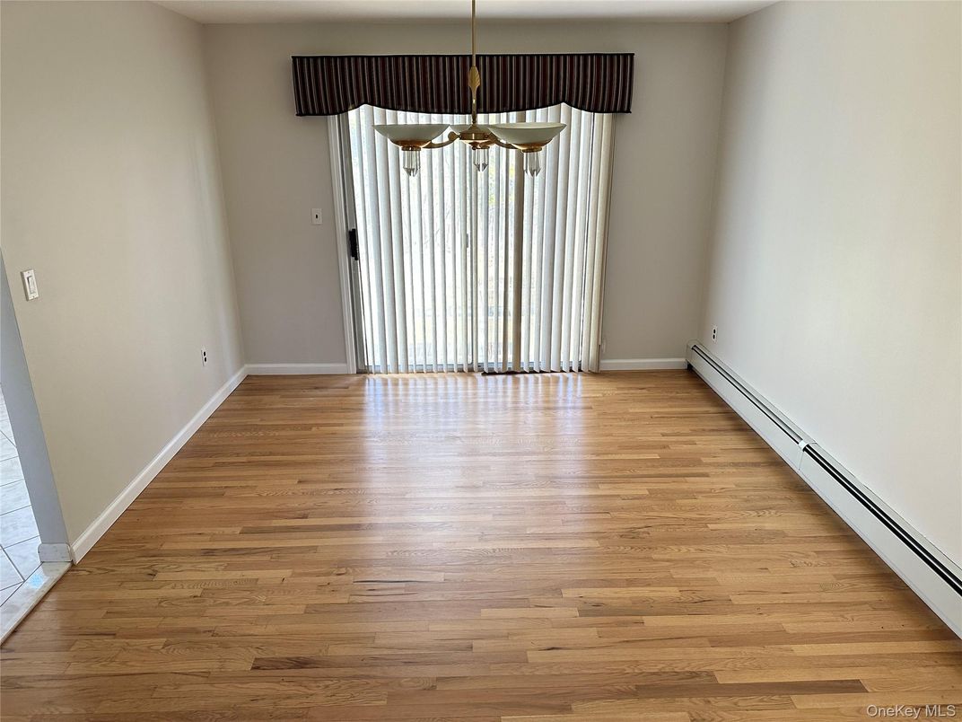 Empty room, Interior, Pendant Lights, Wood Texture Flooring