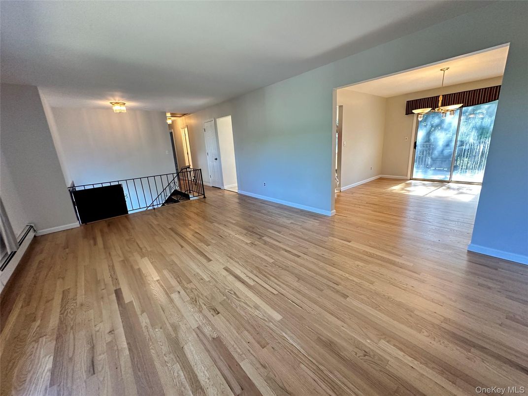 Empty room, Interior, Pendant Lights, Wood Texture Flooring