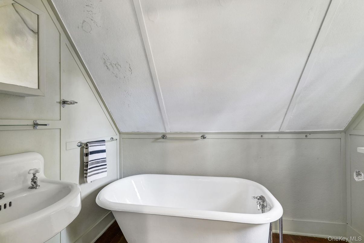 Bathroom, Free Standing Baths, Interior