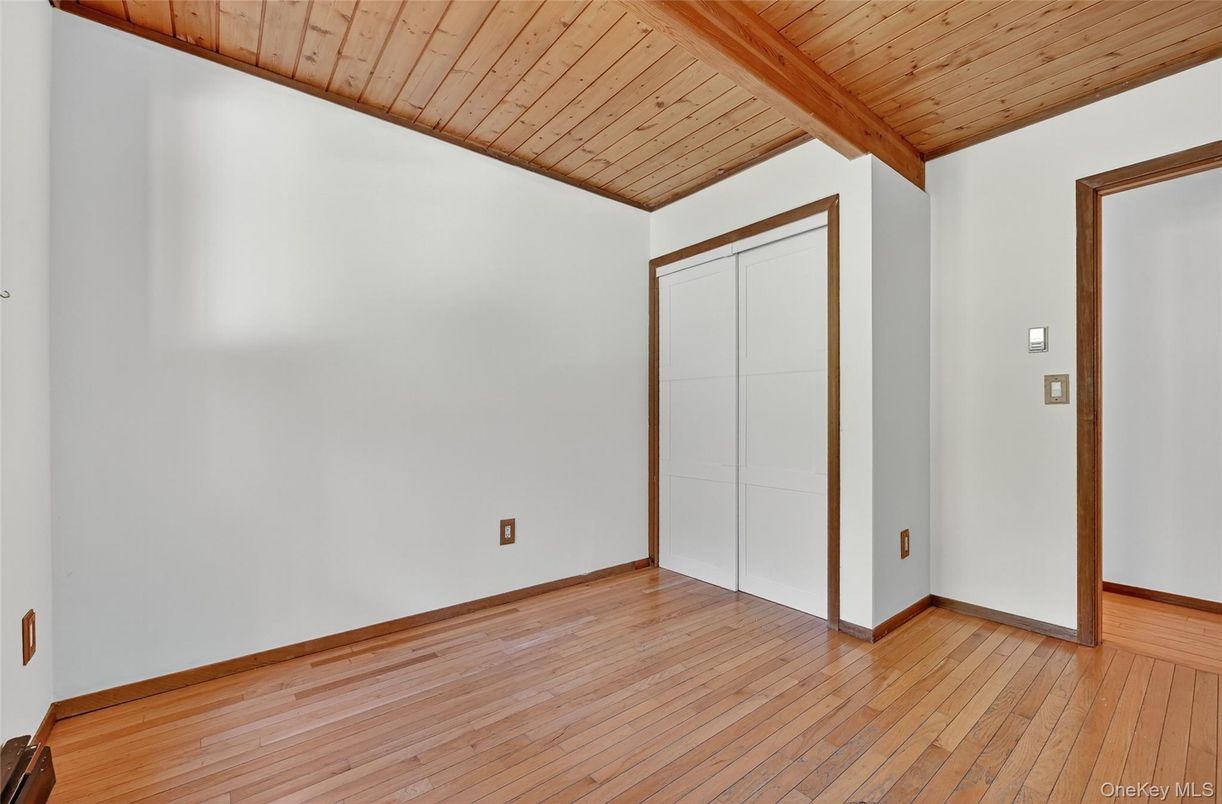 Empty room, Interior, Wooden Beams, Wooden Ceilings, Wood Texture Flooring