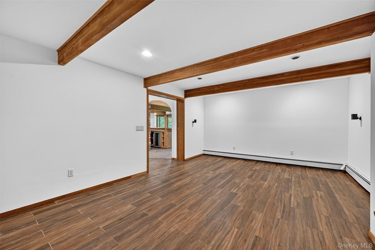 Empty room, Interior, Recessed Lighting, Wooden Beams, Wood Texture Flooring