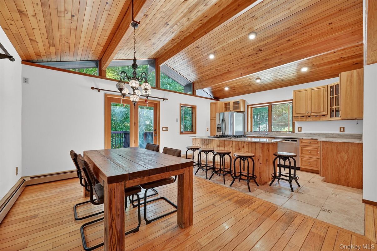 Dining room, Interior, Kitchen, Recessed Lighting, Wooden Beams, Wooden Ceilings, Wood Texture Flooring