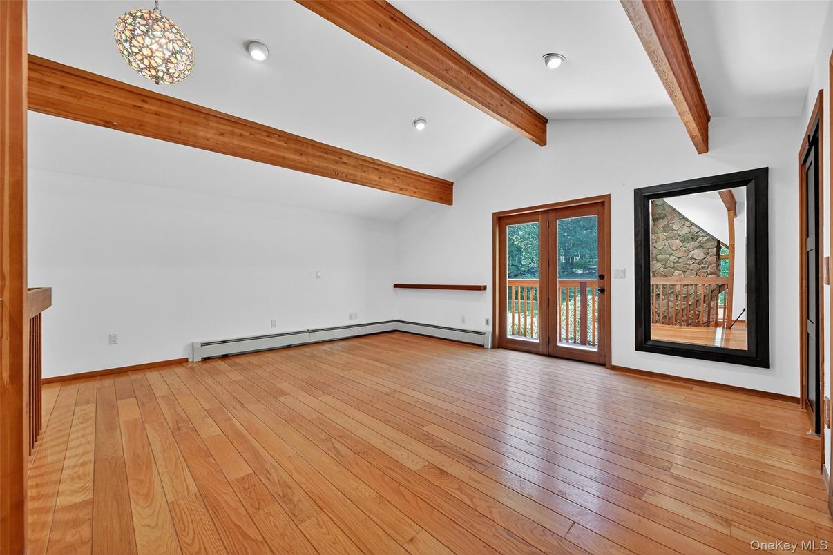 Empty room, Interior, Recessed Lighting, Wooden Beams, Wood Texture Flooring