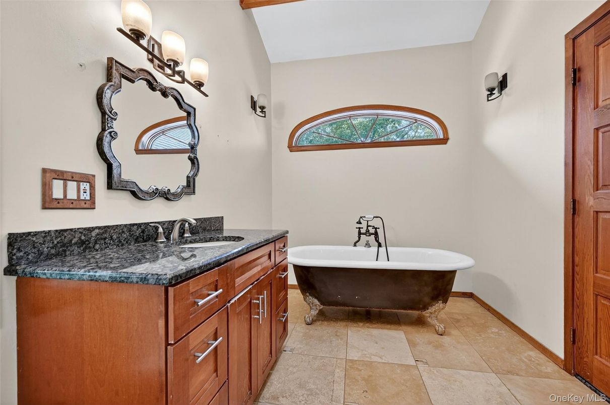 Bathroom, Dual Sink Vanities, Free Standing Baths, Interior