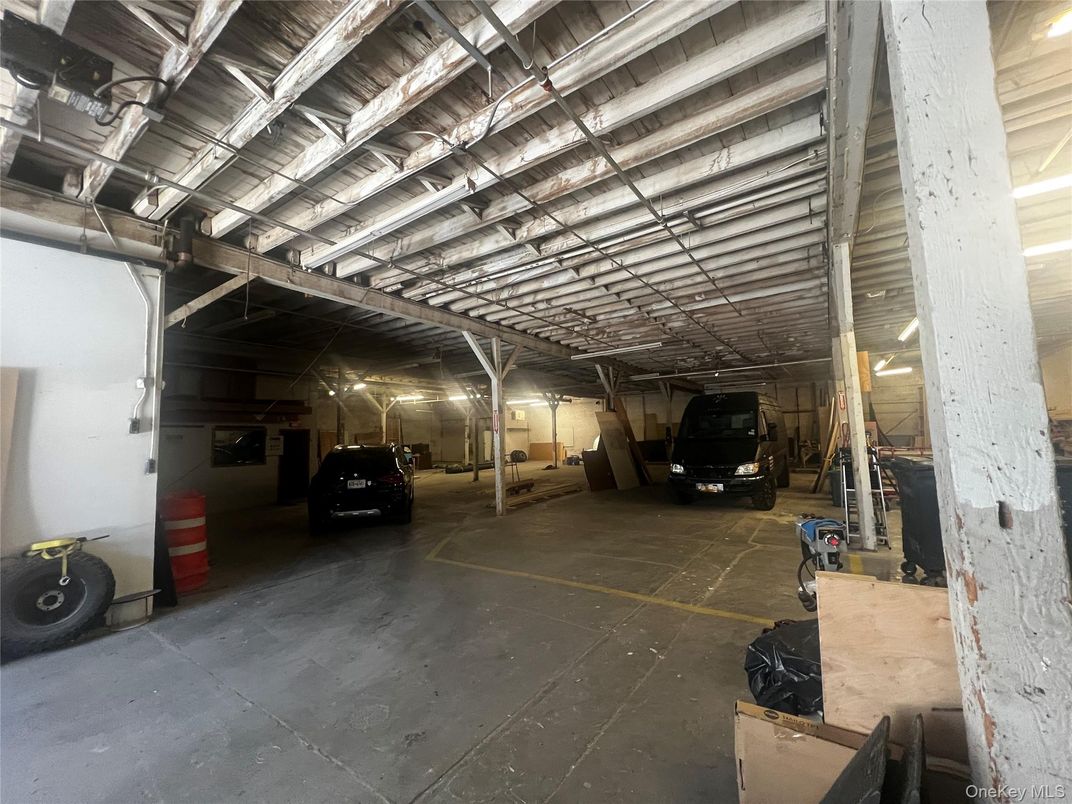 Garage, Interior