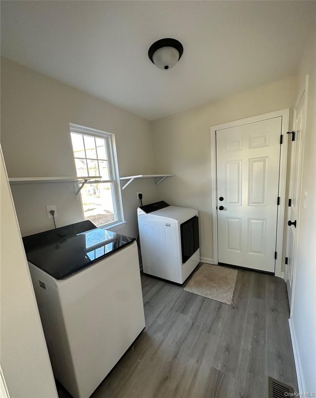 Interior, Washer, Wood Texture Flooring