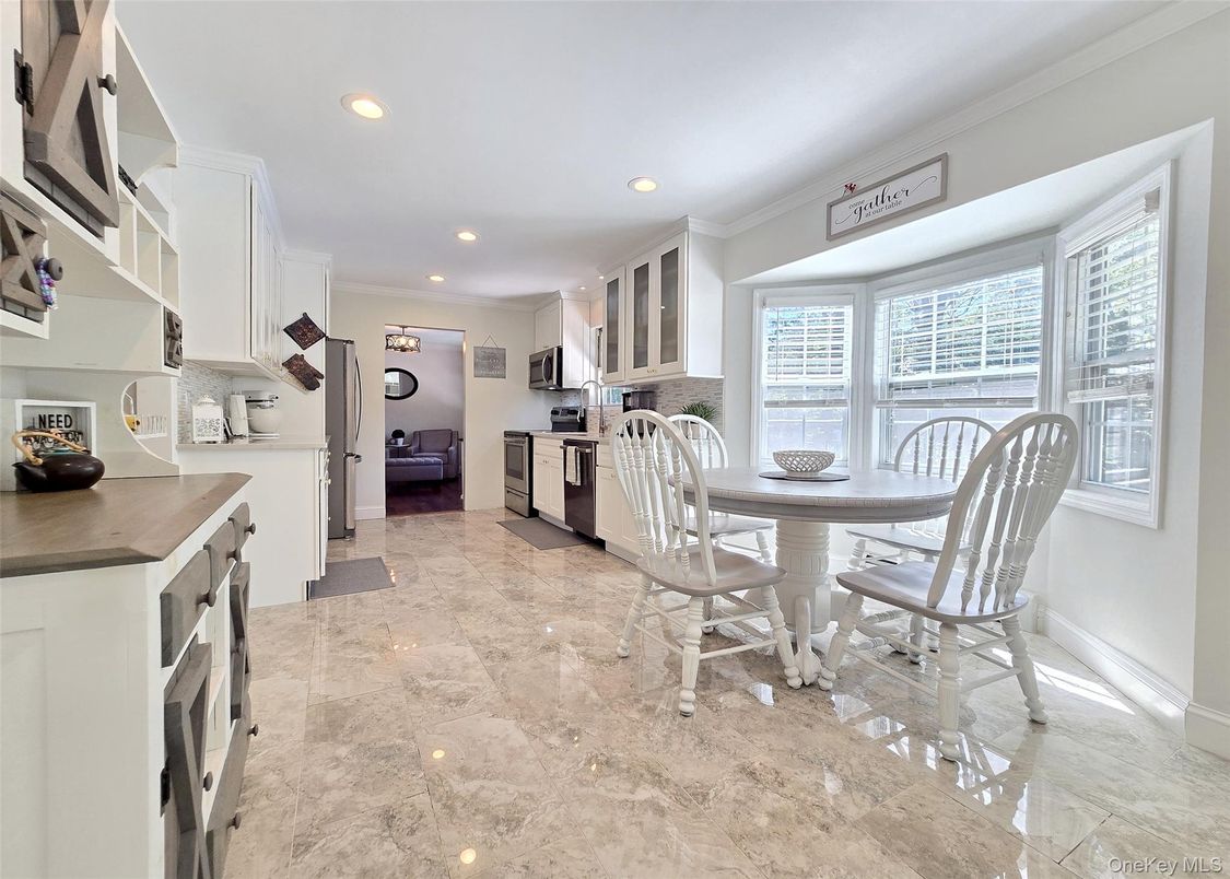 Dining room, Interior, Kitchen, Recessed Lighting