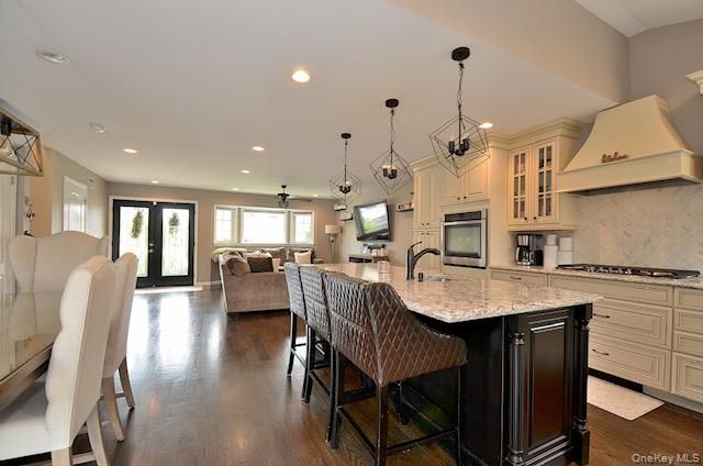 Interior, Kitchen, Living room, Pendant Lights, Recessed Lighting, Stainless Steel Appliances, Wood Texture Flooring