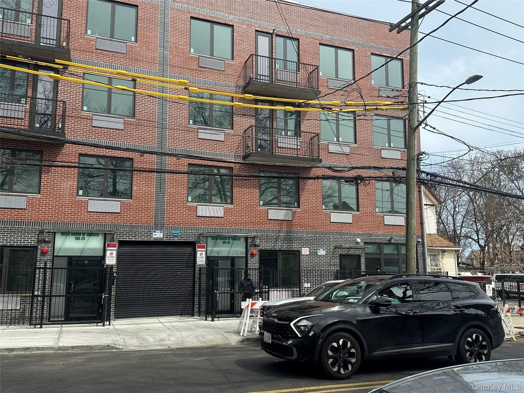Exterior, Facade, Brick Facade, Rowhouse