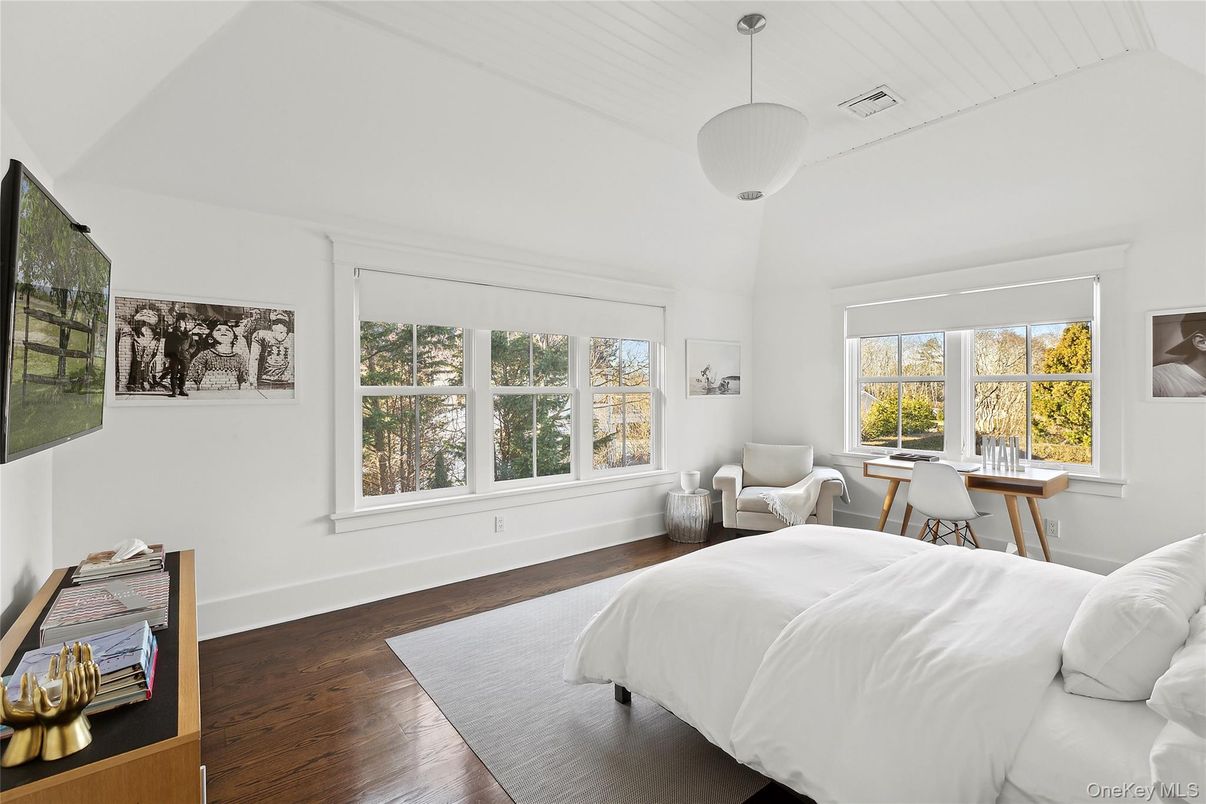 Bedroom, Home Office, Interior, Pendant Lights, Wood Texture Flooring