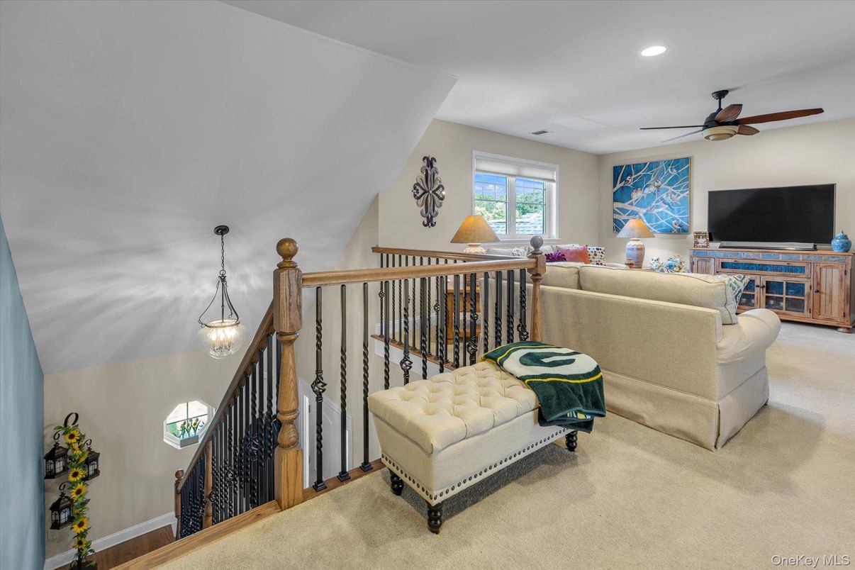 Interior, Living room, Pendant Lights, Recessed Lighting