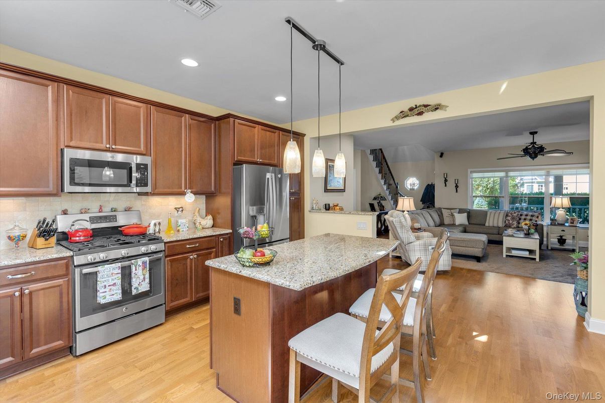 Interior, Kitchen, Living room, Pendant Lights, Recessed Lighting, Stainless Steel Appliances, Wood Texture Flooring