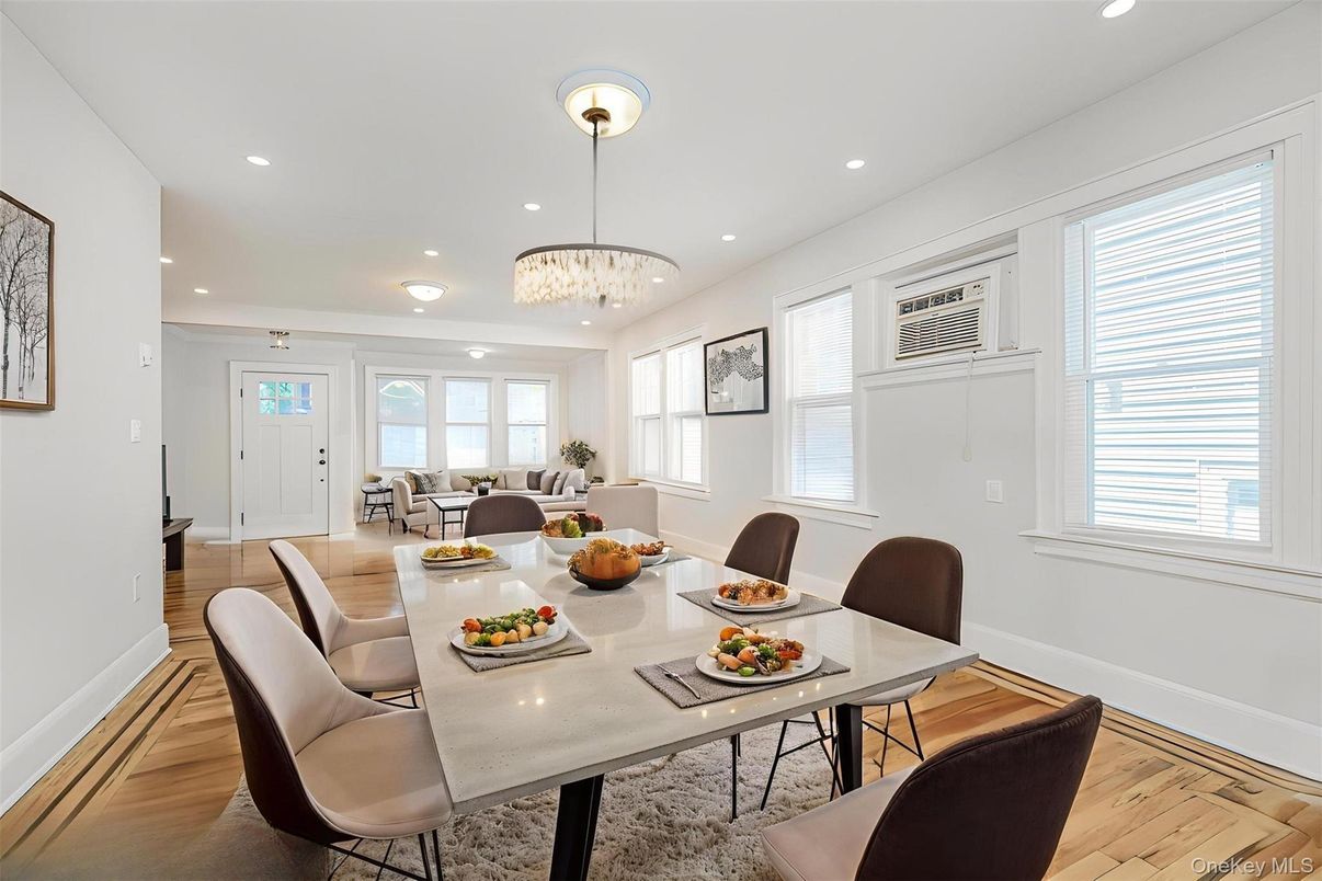 Chandelier, Dining room, Interior, Living room, Recessed Lighting, Wood Texture Flooring