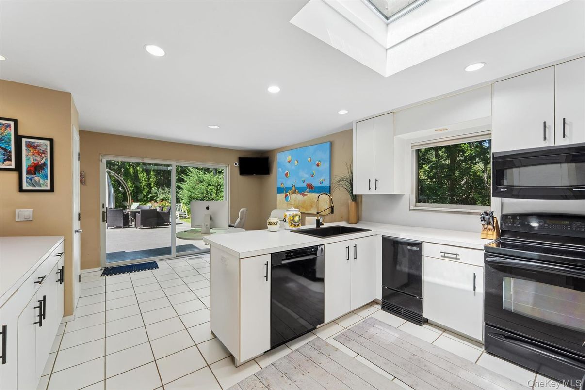 Dining room, Interior, Kitchen, Recessed Lighting