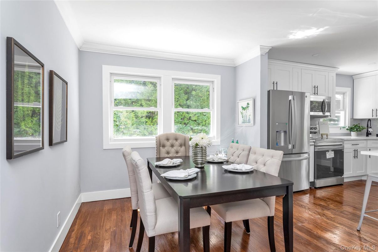 Dining room, Interior, Kitchen, Stainless Steel Appliances, Wood Texture Flooring